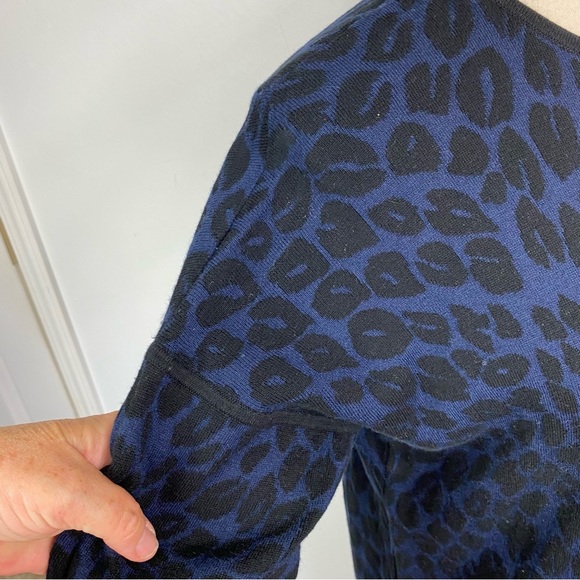 HOBBS London Cashmere blend Leopard Knit Sweater Dress - Picture 3 of 13